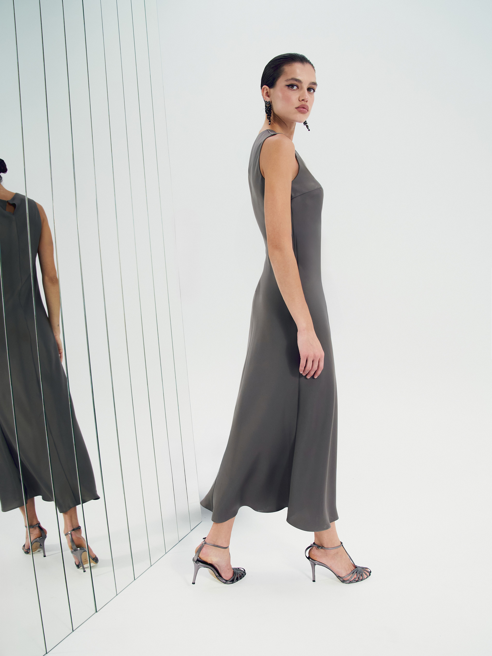 Платье макси приталенного кроя